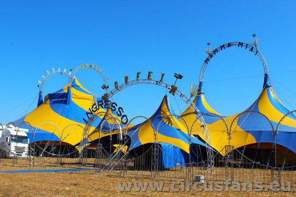 MAYA ORFEI CIRCO MADAGASCAR PER NATALE A .....