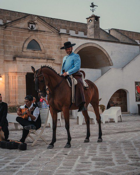 ALLA CORTE DEL FALCONIERE DI FEBO TRIBERTI DINNER SHOW CON CAVALLI E RAPACI