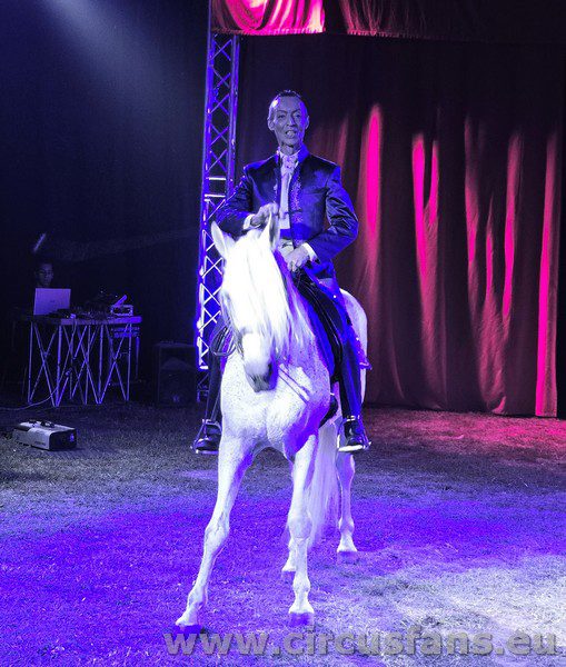 CIRCUS MEDRANO SCHWEIZ A MENDRISIO: FOTO SHOW