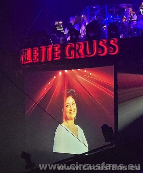 CIRQUE ARLETTE GRUSS A AIX-LES-BAINS GLI ESTERNI