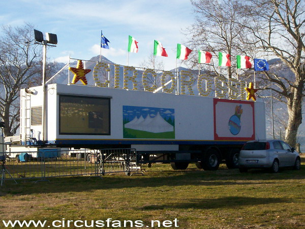 CIRCO ROSSI: gli esterni a Luino